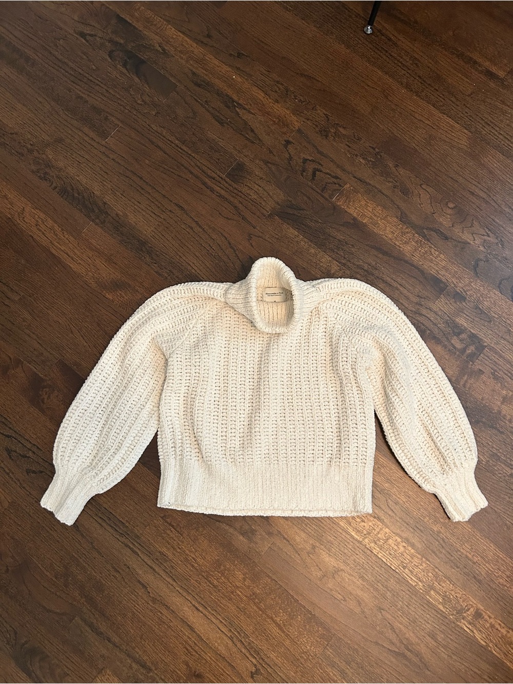 Abercrombie & Fitch Cream Turtleneck Sweater - XS